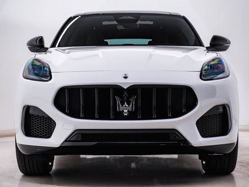 Certified 2025 Maserati Grecale Modena image 6