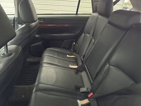 Used 2012 Subaru Outback 2.5i Limited w/ Moonroof Pkg image 9