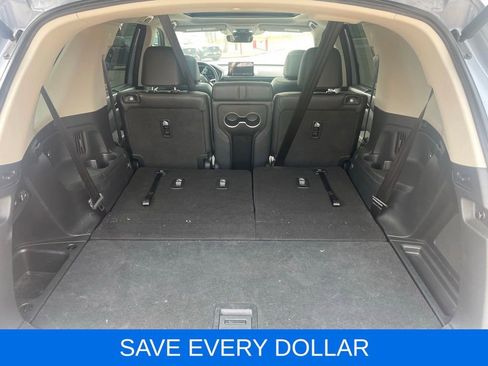 Used 2023 Honda Pilot Touring image 6
