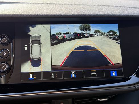 Used 2023 Buick Envision Avenir image 21