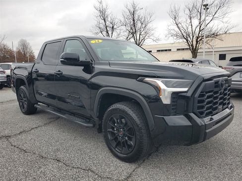 Used 2024 Toyota Tundra Limited image 3