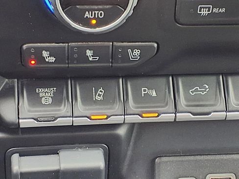 Used 2022 Chevrolet Silverado 2500 LTZ w/ LTZ Plus Package image 19