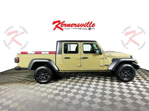 New 2026 Jeep Gladiator Sport image 8