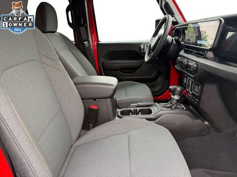 Used 2025 Jeep Gladiator Sport AWD/4WD image 14
