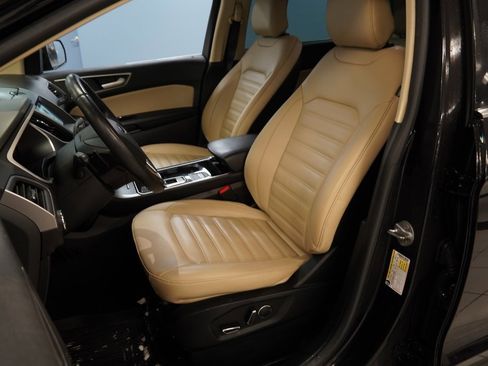Used 2019 Ford Edge SEL w/ Equipment Group 201A image 3