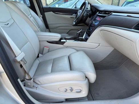 Used 2014 Cadillac XTS Luxury image 16