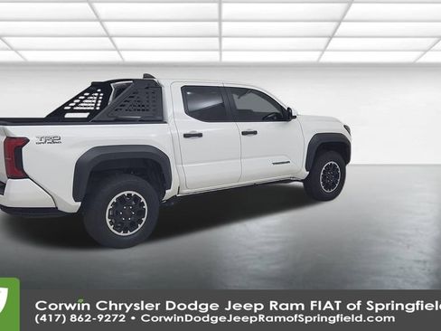 Used 2024 Toyota Tacoma 4x4 Double Cab image 15