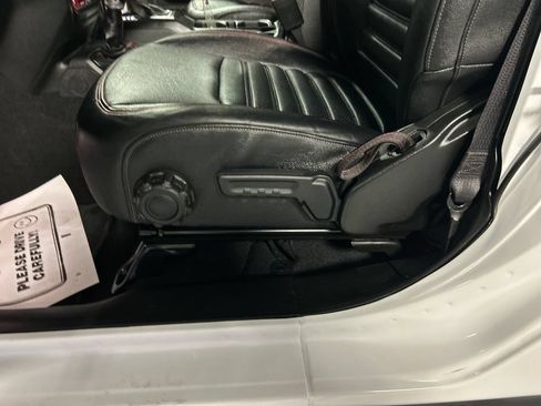 Used 2023 Jeep Wrangler Unlimited Rubicon w/ Cold Weather Group AWD/4WD image 13