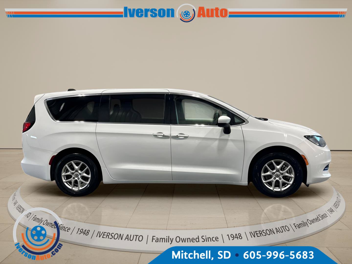 Used 2023 Chrysler Voyager LX FWD image 10
