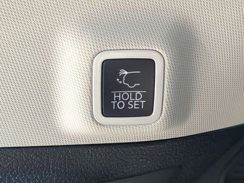 Used 2023 Jeep Grand Cherokee 4WD 4xe w/ Luxury Tech Group II image 15