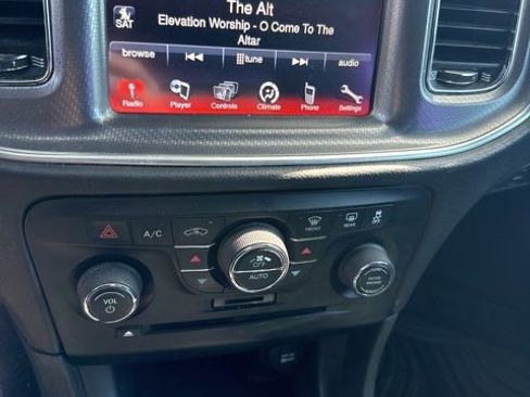 Used 2013 Dodge Charger SXT image 7