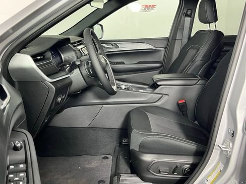 New 2025 Jeep Grand Cherokee Laredo X w/ Luxury Tech Group I image 23