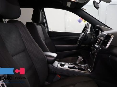 Used 2020 Jeep Grand Cherokee Laredo w/ Security & Convenience Group AWD/4WD image 26
