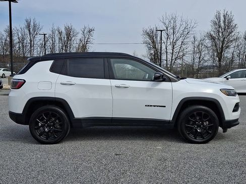 Used 2022 Jeep Compass Latitude w/ Convenience Group AWD/4WD image 10