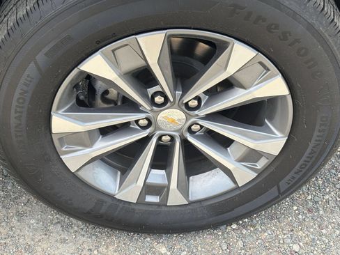 Used 2025 Chevrolet Equinox LT FWD image 28