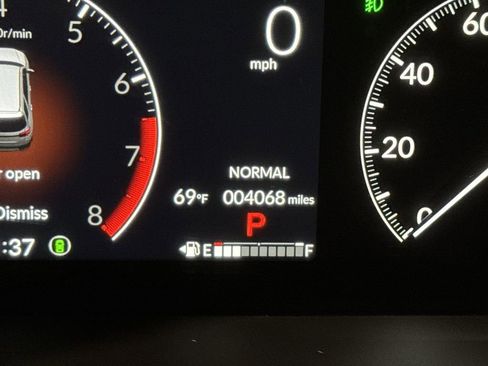 Used 2025 Honda Pilot TrailSport image 21