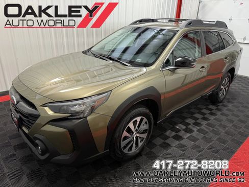 Used 2024 Subaru Outback Premium AWD/4WD image 1