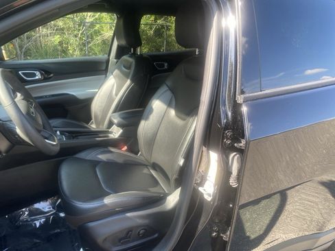 Used 2025 Jeep Compass Limited AWD/4WD image 11