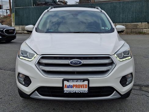 Used 2017 Ford Escape Titanium image 2