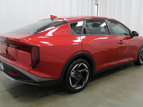 Used 2025 Kia K4 EX image 6