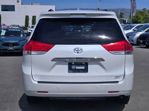 Used 2014 Toyota Sienna Limited w/ Limited Premium Package AWD/4WD image 6