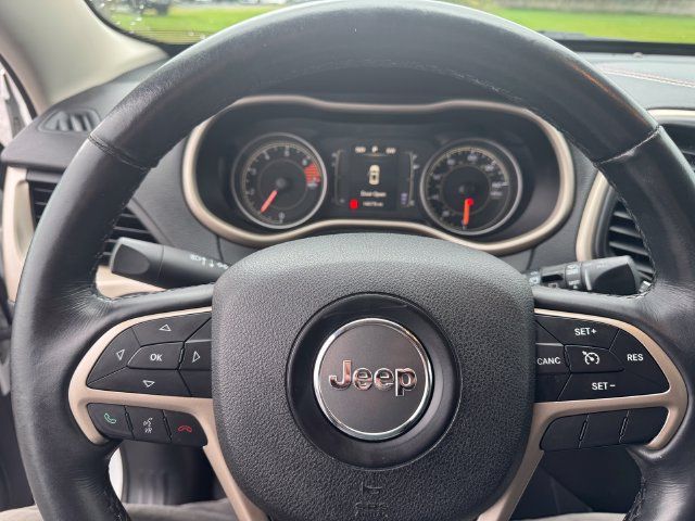 Used 2016 Jeep Cherokee 75th Anniversary FWD image 23