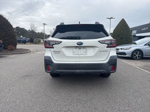 Used 2021 Subaru Outback Premium image 4