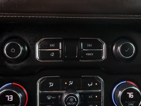 Used 2022 Chevrolet Suburban Z71 w/ Luxury Package image 34