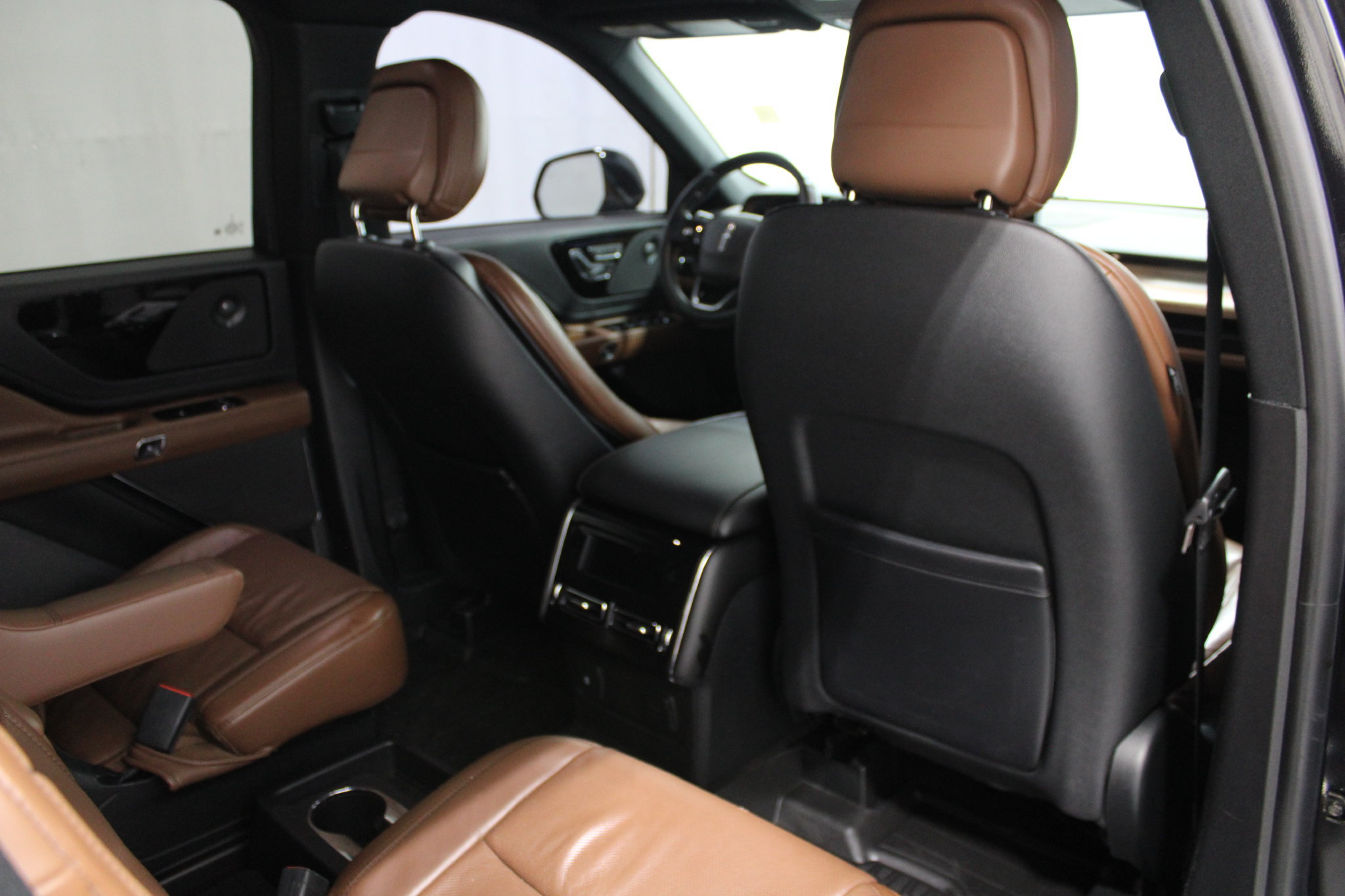 Used 2020 Lincoln Aviator Reserve w/ Equipment Group 201A AWD/4WD image 23