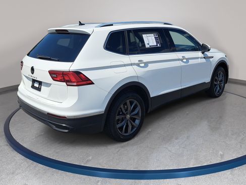 Used 2022 Volkswagen Tiguan SE FWD image 5