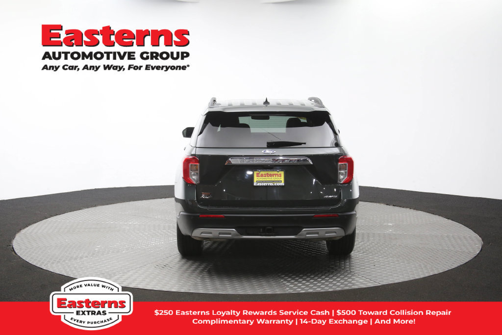 Used 2023 Ford Explorer XLT w/ Equipment Group 202A AWD/4WD image 44
