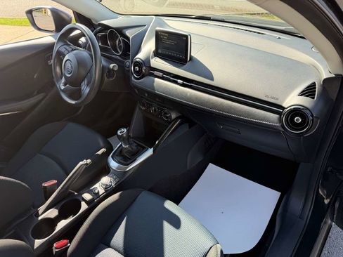 Used 2018 Toyota Yaris iA image 19