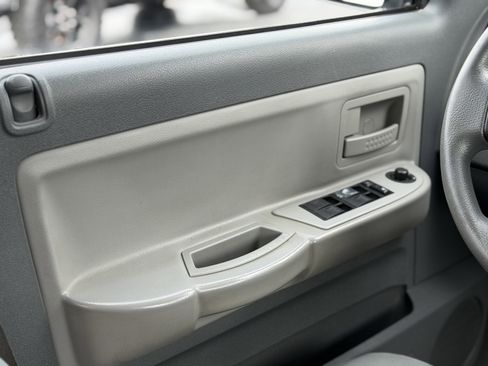 Used 2005 Dodge Dakota SLT image 15