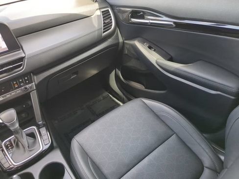 Used 2024 Kia Seltos EX FWD image 17