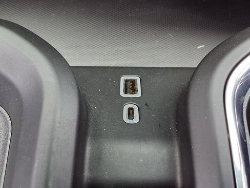 Certified 2025 GMC Sierra 3500 Denali w/ Denali Reserve Package image 9