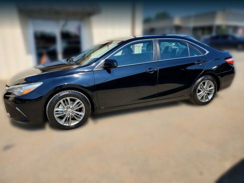 Used 2016 Toyota Camry SE FWD image 7