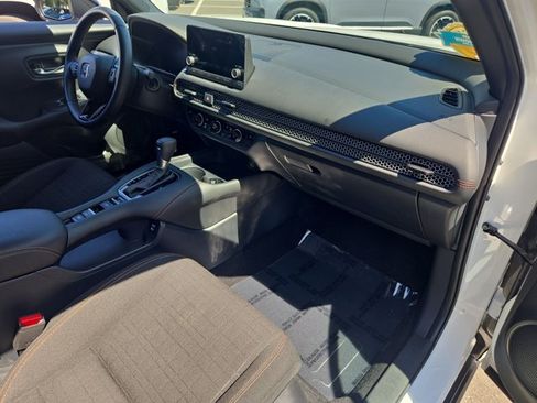 Certified 2025 Honda HR-V Sport image 21