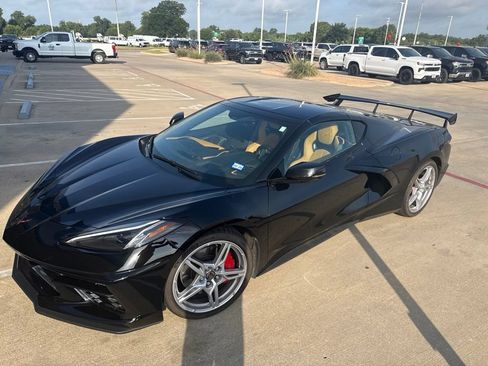 Used 2021 Chevrolet Corvette Stingray Preferred Cpe w/ Z51 Performance Package RWD image 1