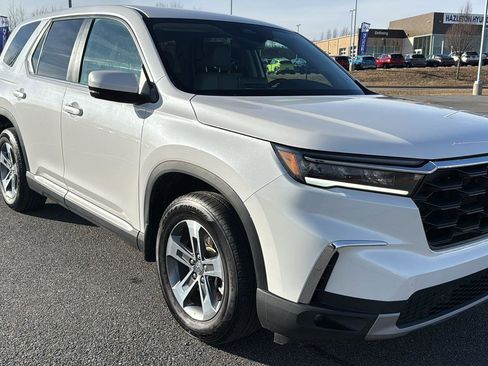 Used 2025 Honda Pilot EX-L image 1