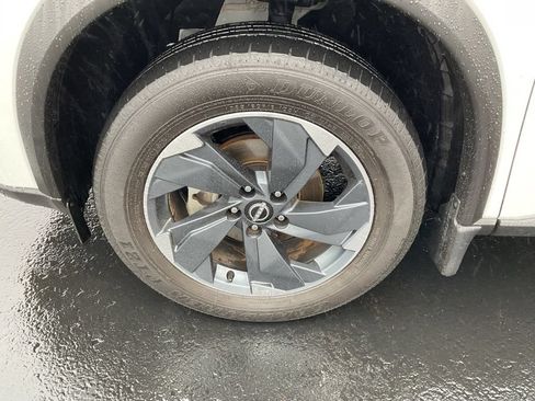 Used 2026 Nissan Rogue SV AWD/4WD image 9