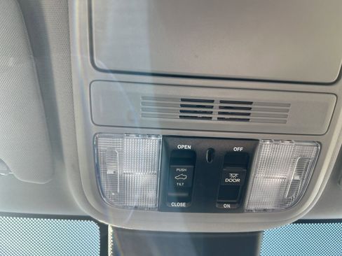 Used 2023 Honda Odyssey EX-L image 18