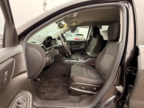 Used 2016 Chevrolet Traverse LT w/ Style and Technology Package image 17