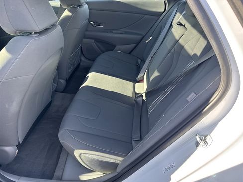 Used 2024 Hyundai Elantra SEL w/ Convenience Package image 20