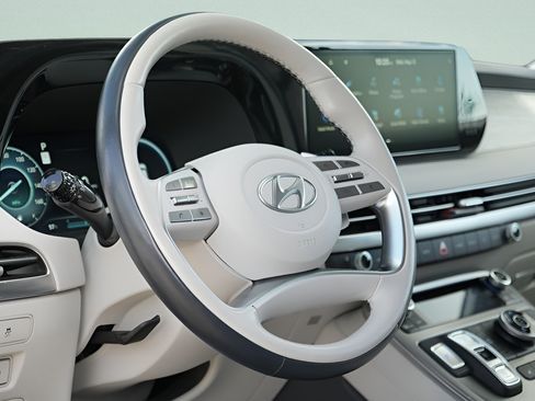 Certified 2024 Hyundai Palisade Calligraphy AWD/4WD image 32