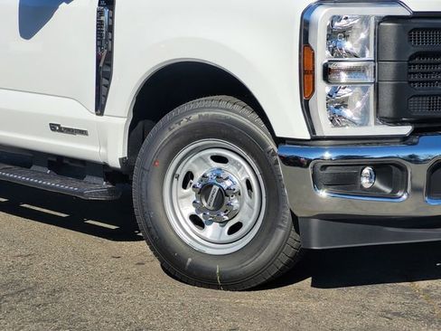New 2026 Ford F250 XL image 2