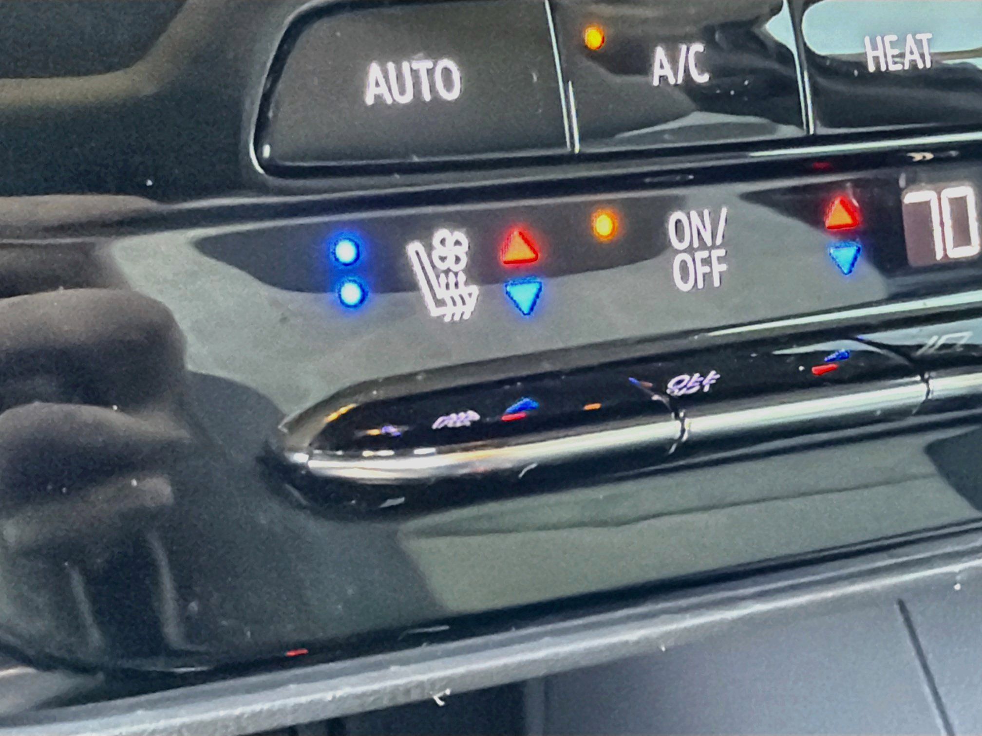 Used 2022 Chevrolet Bolt EUV Premier w/ Sun & Sound Package FWD image 23