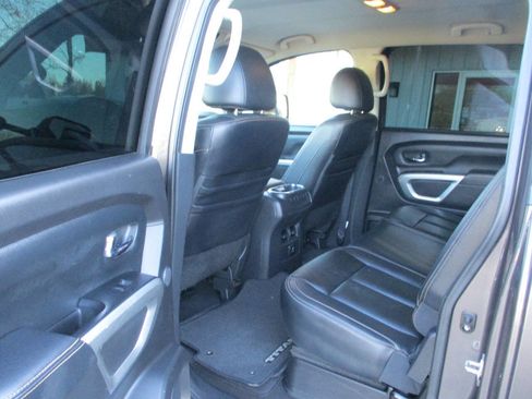 Used 2016 Nissan Titan SL AWD/4WD image 20