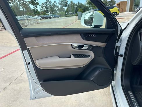 Used 2026 Volvo XC90 B6 Plus w/ Protection Package image 18