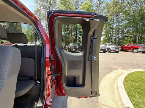 Used 2013 Nissan Frontier S RWD image 22