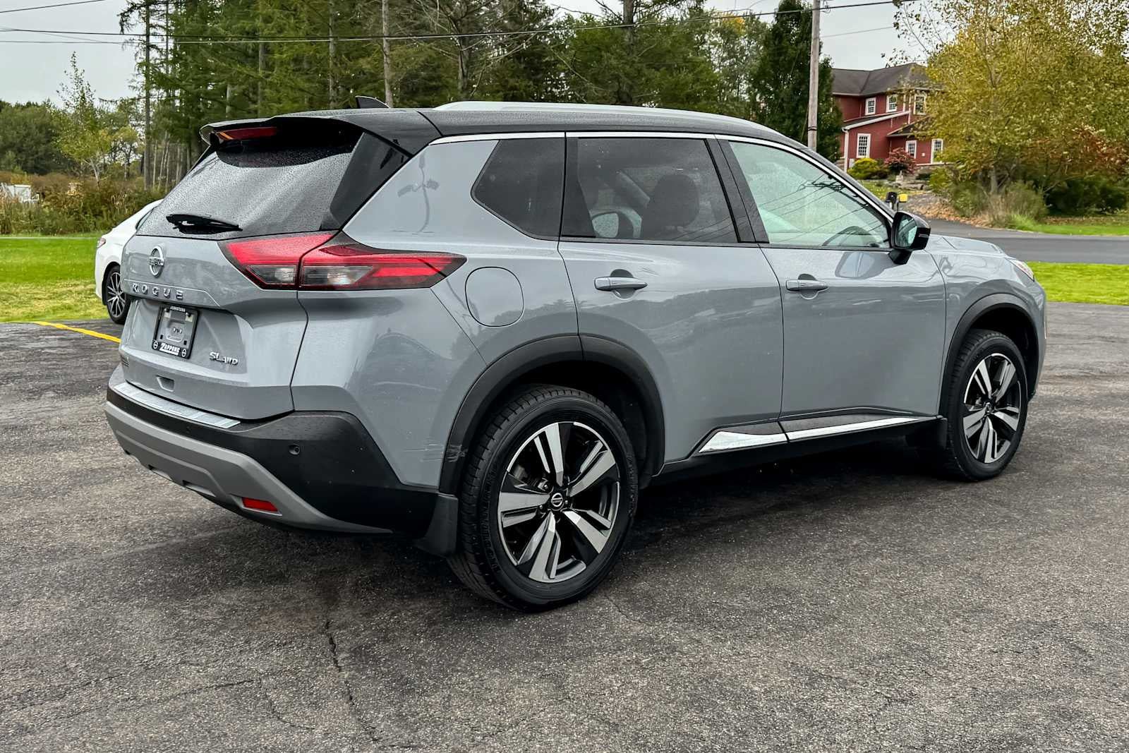 Used 2021 Nissan Rogue SL w/ Premium Package AWD/4WD image 3